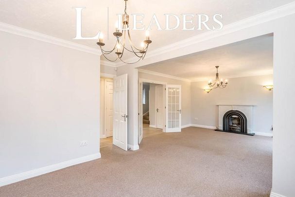 4 bedroom detached house to rent - Photo 1