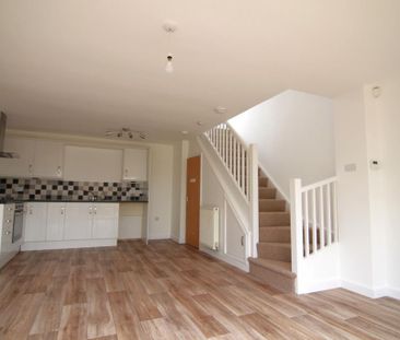 2 bedroom maisonette to rent - Photo 5