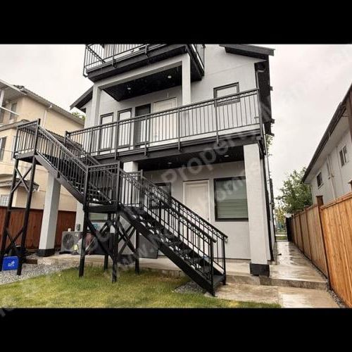 3XXX East 19th Avenue MAIN Vancouver - Photo 1