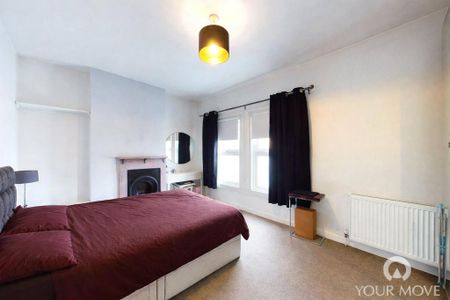 1 bedroom in a house share to rent - Photo 2