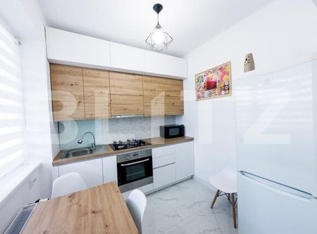 Apartament cu 2 camere, 50 mp, parcare, prima inchiriere, zona Centrala - Photo 3