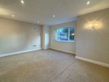 5 bedroom detached house to rent - Photo 2