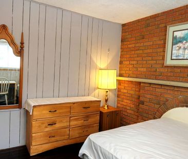 For Lease - 213 Risebrough Circuit, Markham, Ontario - Photo 4