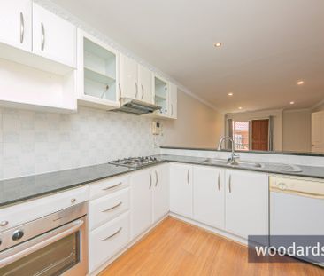 Stunningly Renovated 4-Bedroom Family Home in Prime Box Hill Location! - Photo 1