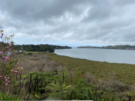 MAGNIFICENT VIEWS THREE BEDROOMS PLUS EXTRA ROOM DOWNSTAIRS - Photo 2