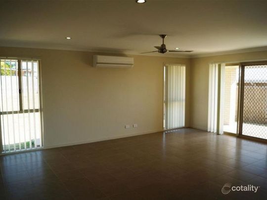 Beachside Rental - 23 Morris St, Campwin Beach QLD 4737 - Photo 1