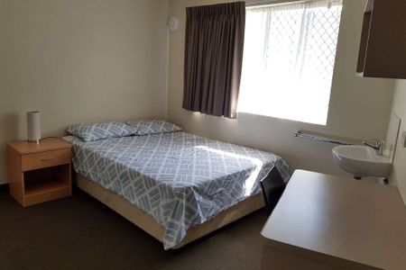 Double Room | Rent Includes Electricity, WiFi & Water | Bus Stop @ Front Door. - Photo 3