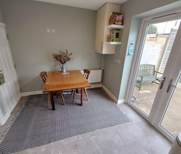 3 bedroom terraced house to rent - Photo 3