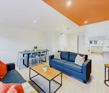 6 Bedroom House - Photo 1