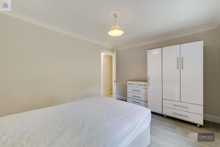 3 bedroom flat to rent - Photo 2