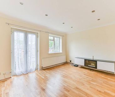 3 bedroom terraced house to rent - Photo 3