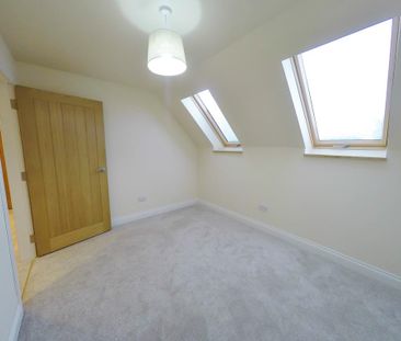 4 bedroom terraced house to rent - Photo 2