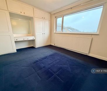 2 bedroom semi-detached house to rent - Photo 2