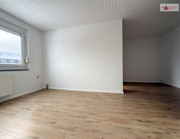 3-Raum-Wohnung mit Einbauküche und toller Aussicht über Geyer!!! - Foto 1