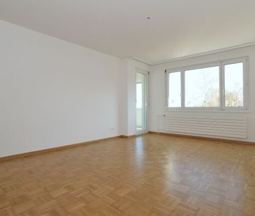 Family-friendly location with lake view - Photo 5