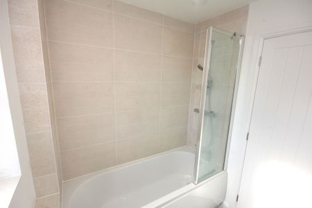 Laurel Crescent, Preston - Photo 4