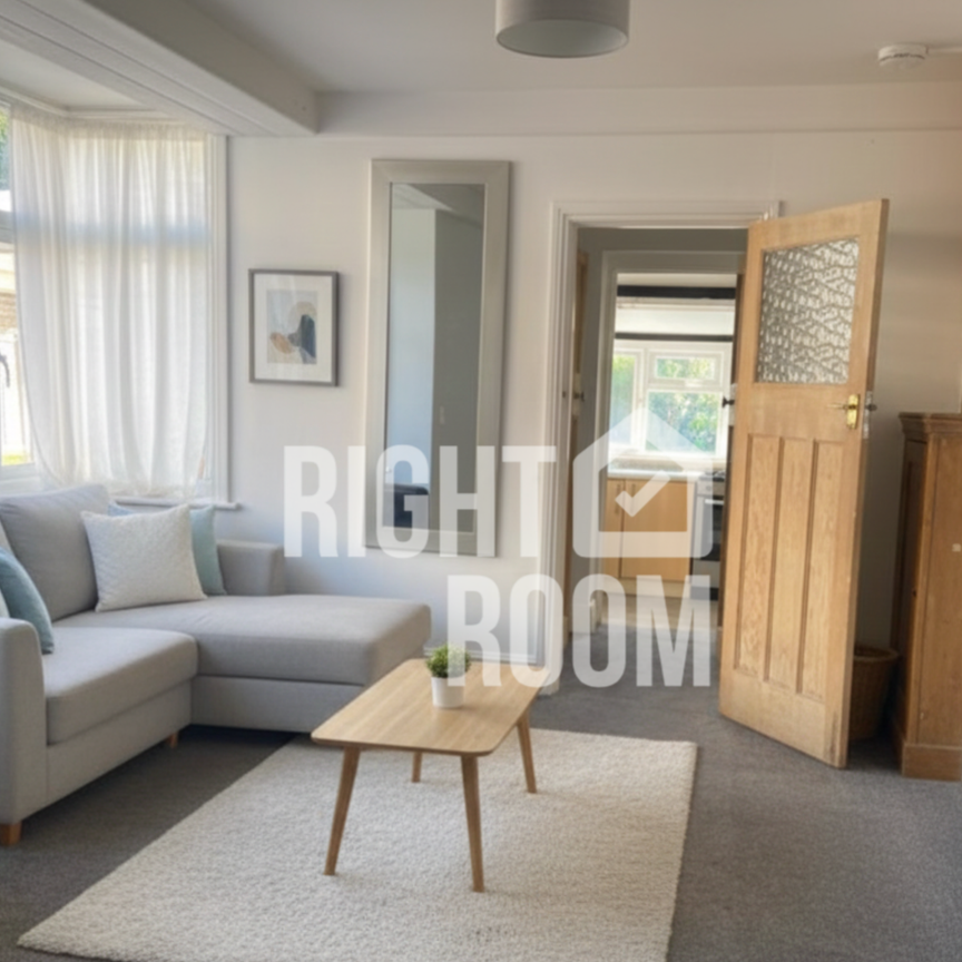 Room 2, Richmond Wood Road, Bournemouth BH8 - Photo 1