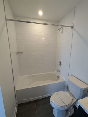 For Lease - 3220 William Coltson Avenue Unit# 1401, Oakville, Ontario - Photo 1