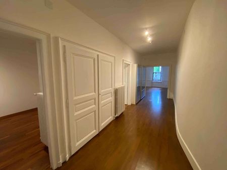 Spacieux appartement de 2.5 pièces Vieille-Ville - Foto 3