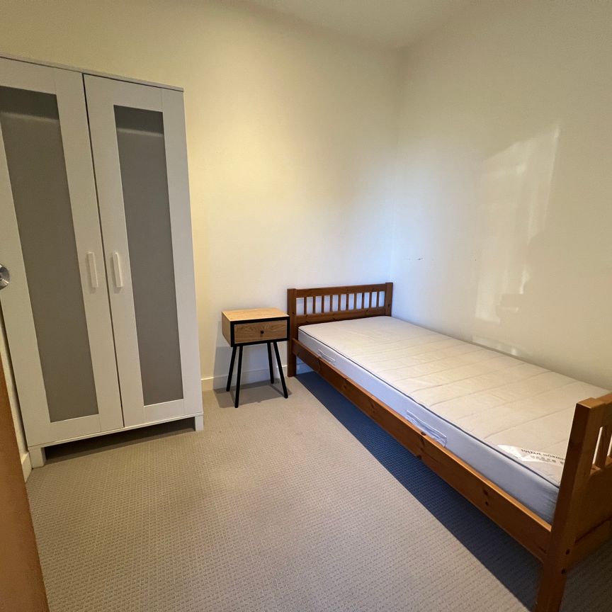 Furnished 2-Bedroom Apartment with Car Space in QV Precinct - Photo 1