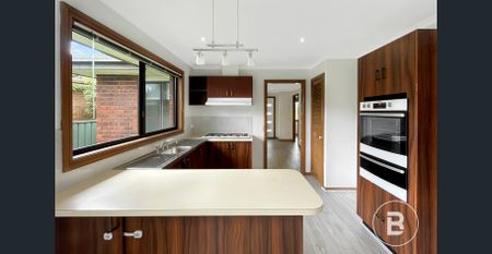 WELL KEPT THREE BEDROOM HOME IN PRIME LOCATION - Photo 2