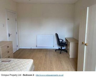4 bedroom terraced house to rent - Photo 6
