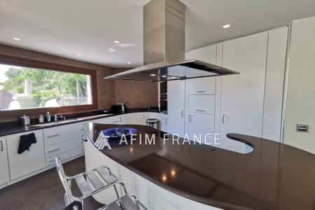 Peille, à 20 minutes de Monaco dans un écrin de verdure au cal - Photo 4