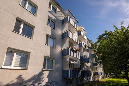 Attraktive 3 Zimmer-Erdgeschosswohnung mit Balkon in Merseburg Nord - Photo 4