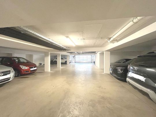 Trier-Feyen: Moderne, lichtdurchflutete und energieeffiziente Wohnung mit großem Balkon und Blick ins Grüne - Photo 1