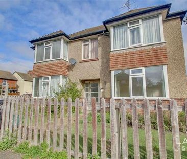 Severn Road, CO15 - Photo 1