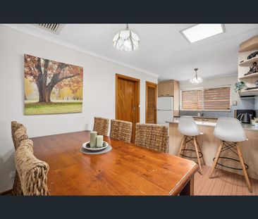 15 Janet Cres, Morphett Vale, SA 5162 - Photo 3