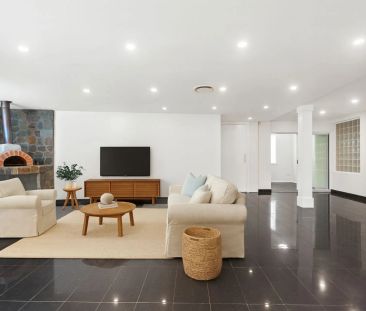 Spacious Family Home in a Prime Port Kembla Location - Photo 2