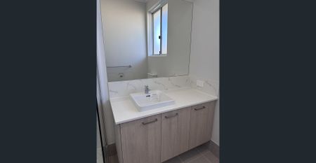 Brand new - Family Home - 4 x 2 - Photo 3