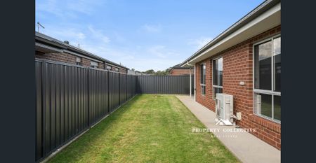 Modern Family Home - Photo 3