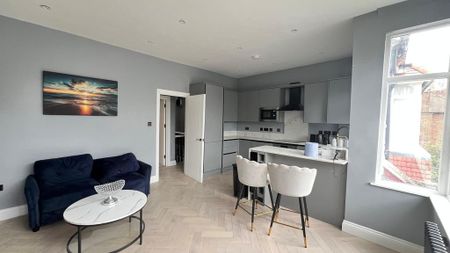 3 bedroom maisonette to rent - Photo 4