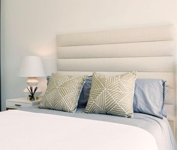 Brand New 1B + STUDY with Courtyard & Direct Street Access - Photo 5