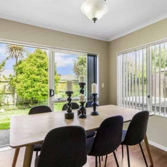 Comfortable family home in a great location - Photo 1