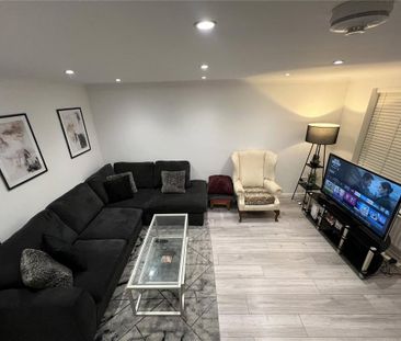 3 bedroom end of terrace house to rent - Photo 2