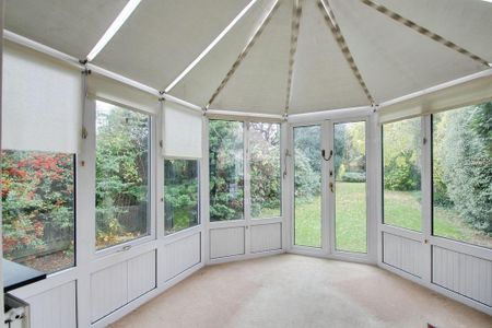 4 bedroom semi-detached house to rent - Photo 4