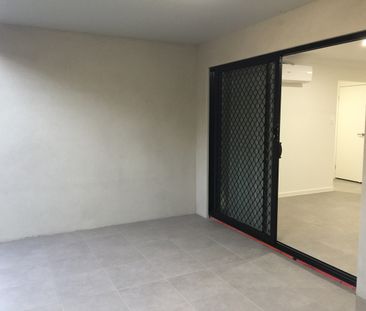 Lovely 3 Bedroom Home With 2 Air Conditoners and Security Screens T... - Photo 3