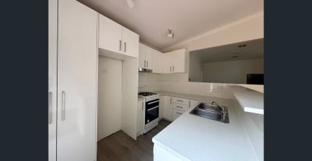 Beautifully renovated charming home! - Photo 3