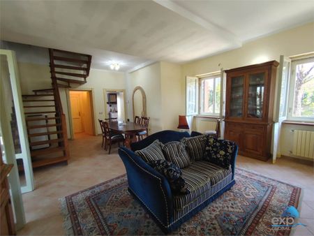 Casale indipendente con giardino privato a Todi - Photo 3
