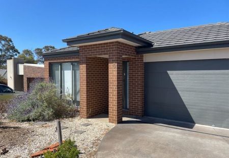 5 Garnet Court, Kangaroo Flat - Photo 2