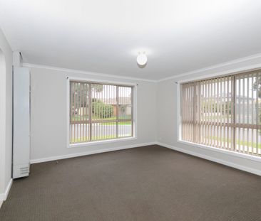 Spacious 3-Bedroom Family Home in Mill Park - Photo 5