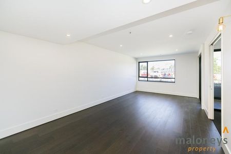 Quiet and Sunny One Bedroom Apartment - Photo 5