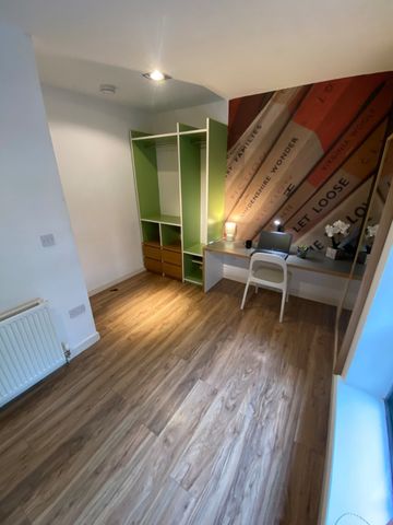 19 Whitegate Road, Huddersfield, HD4 - Photo 2