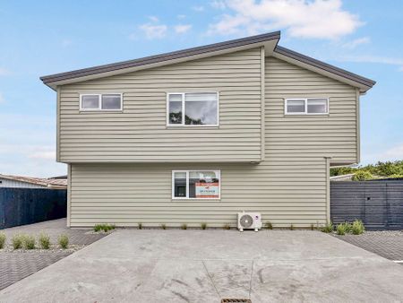 Stunning New Build Home on Claymore Street! - Photo 4