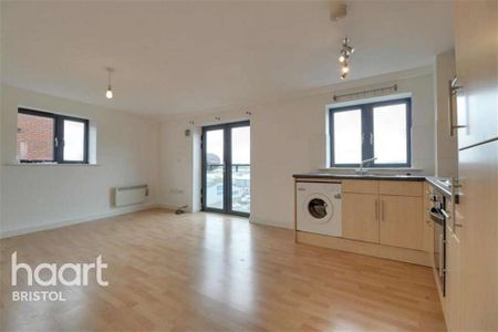 2 bedroom flat to rent - Photo 2