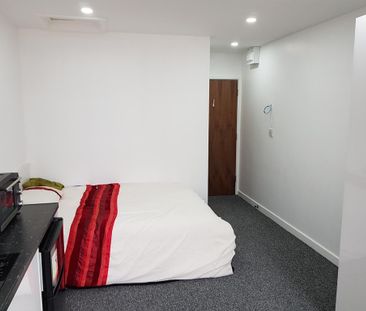 Studio to rent - Photo 1