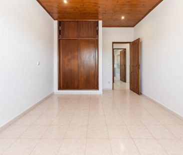 Arrenda-se moradia renovada T3 em Azeitão, Setúbal. - Photo 2